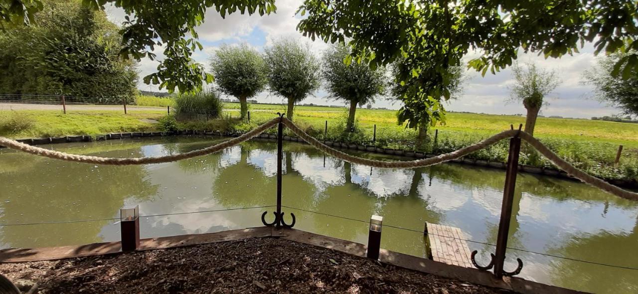 Bed & Breakfast De Kienstee Schoondijke Exterior photo
